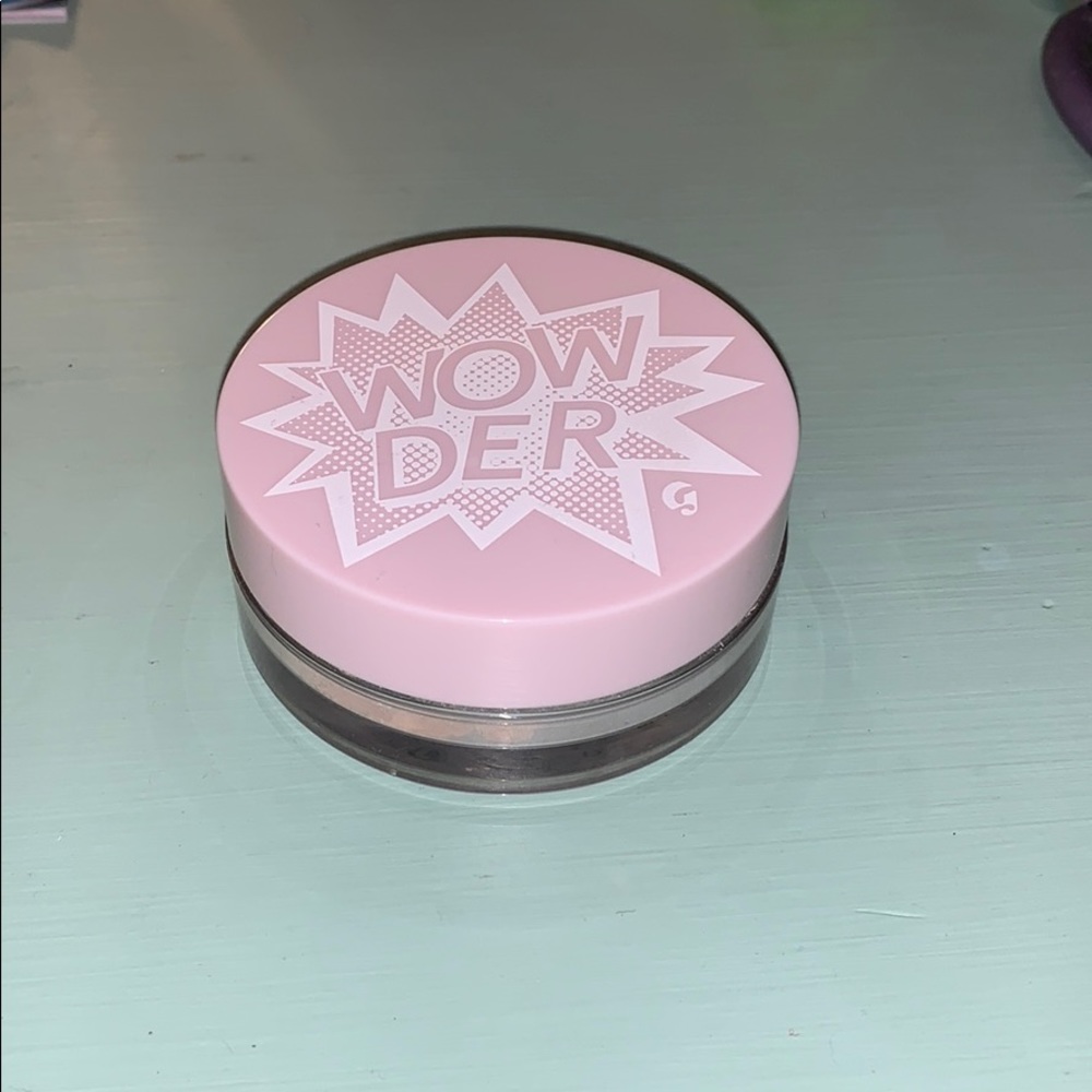 Glossier wowder